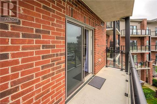 35 Kingsbury Square Square Unit# 313, Guelph, ON - Outdoor With Exterior