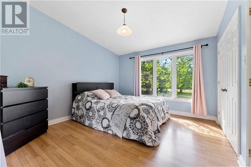 In-law/apt bedroom, faces front yard. Double closet. - 132 Manion Road, Carp, ON - Indoor Photo Showing Bedroom