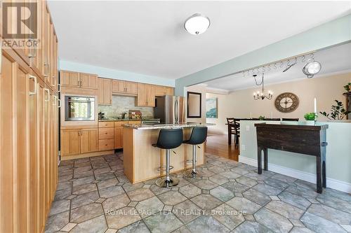 132 Manion Road, Ottawa, ON - Indoor Photo Showing Kitchen