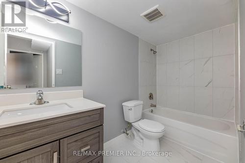 109 - 238 Albion Road, Toronto (Elms-Old Rexdale), ON - Indoor Photo Showing Bathroom