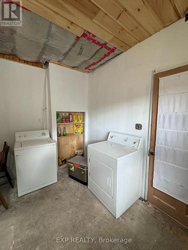 1073 3Rd \"A\" Avenue E, Owen Sound, ON - Indoor Photo Showing Laundry Room