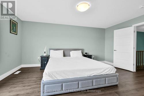 8 Bedrock Drive, Hamilton (Stoney Creek Mountain), ON - Indoor Photo Showing Bedroom