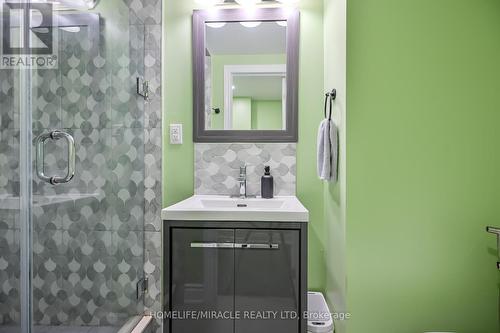 8 Bedrock Drive, Hamilton (Stoney Creek Mountain), ON - Indoor Photo Showing Bathroom