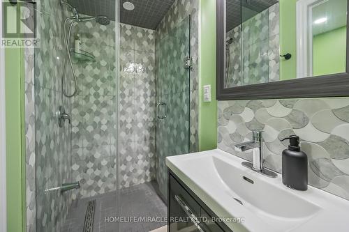 8 Bedrock Drive, Hamilton, ON - Indoor Photo Showing Bathroom