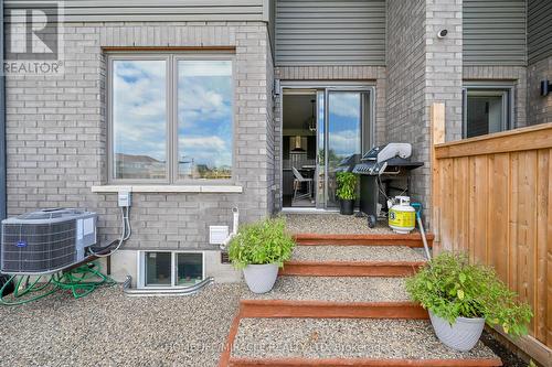 8 Bedrock Drive, Hamilton (Stoney Creek Mountain), ON - Outdoor With Exterior