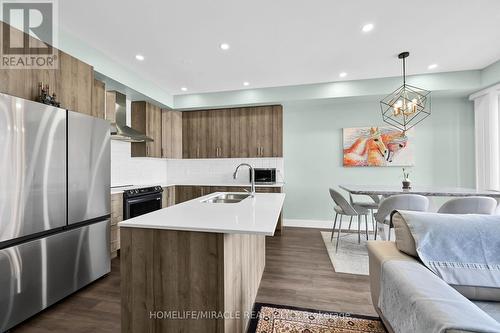 8 Bedrock Drive, Hamilton (Stoney Creek Mountain), ON - Indoor Photo Showing Kitchen With Stainless Steel Kitchen With Double Sink With Upgraded Kitchen