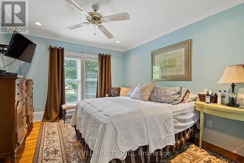 968 Church Street, Pelham, ON - Indoor Photo Showing Bedroom