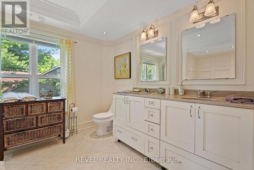 968 Church Street, Pelham, ON - Indoor Photo Showing Bathroom