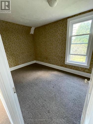 15 Jones Street, Hamilton (Stoney Creek), ON - Indoor Photo Showing Other Room