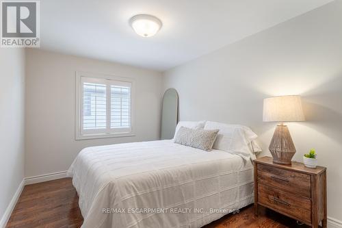 1245 Hammond Street, Burlington (Brant), ON - Indoor Photo Showing Bedroom