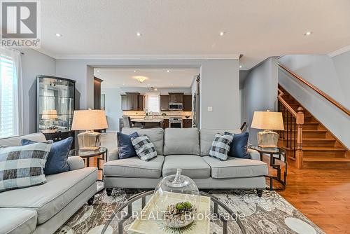 317 Sienna Crescent, Kitchener, ON - Indoor Photo Showing Living Room