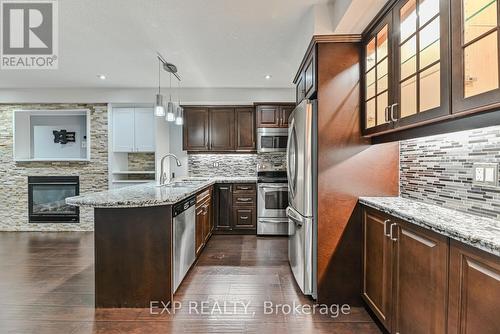 317 Sienna Crescent, Kitchener, ON - Indoor Photo Showing Kitchen With Stainless Steel Kitchen With Upgraded Kitchen