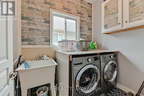 317 Sienna Crescent, Kitchener, ON - Indoor Photo Showing Laundry Room