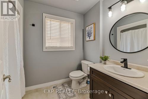 317 Sienna Crescent, Kitchener, ON - Indoor Photo Showing Bathroom