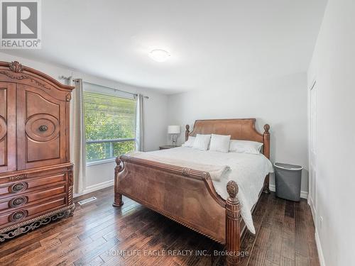 15 Cloverhill Crescent, Innisfil (Cookstown), ON - Indoor Photo Showing Bedroom