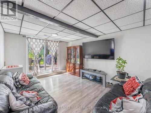 15 Cloverhill Crescent, Innisfil (Cookstown), ON - Indoor Photo Showing Living Room