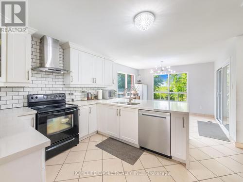 15 Cloverhill Crescent, Innisfil (Cookstown), ON - Indoor Photo Showing Kitchen With Stainless Steel Kitchen With Double Sink