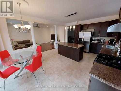 10 Kentview Crescent, Markham, ON - Indoor Photo Showing Kitchen