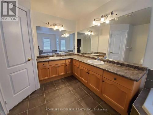 10 Kentview Crescent, Markham, ON - Indoor Photo Showing Bathroom