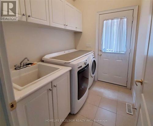 10 Kentview Crescent, Markham, ON - Indoor Photo Showing Laundry Room