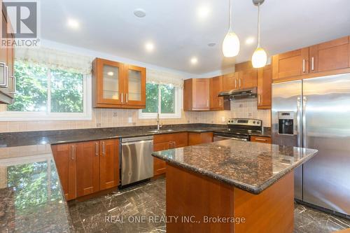 6 Albert Street, Markham, ON - Indoor Photo Showing Kitchen