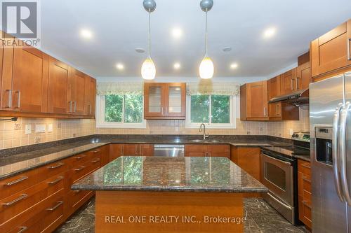 6 Albert Street, Markham, ON - Indoor Photo Showing Kitchen