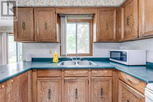 412 Forest Drive, Vaughan (West Woodbridge), ON - Indoor Photo Showing Kitchen With Double Sink