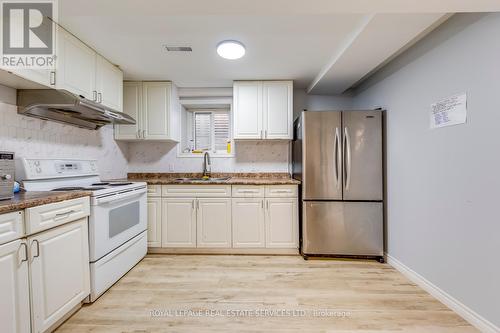 412 Forest Drive, Vaughan, ON - Indoor Photo Showing Kitchen