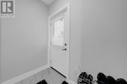 1 Walker Boulevard, New Tecumseth (Alliston), ON - Indoor Photo Showing Other Room