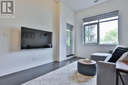 218 - 15277 Yonge Street, Aurora (Aurora Village), ON - Indoor