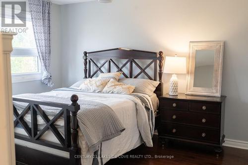 66 Second Street, Orillia, ON - Indoor Photo Showing Bedroom