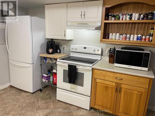 66 Second Street, Orillia, ON - Indoor Photo Showing Kitchen