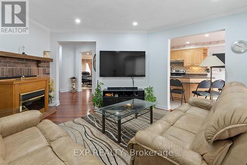 3553 Nutcracker Drive, Mississauga, ON - Indoor Photo Showing Living Room With Fireplace