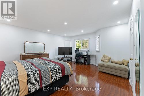 3553 Nutcracker Drive, Mississauga, ON - Indoor Photo Showing Bedroom