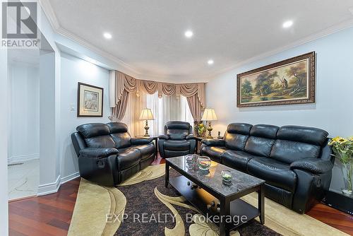 3553 Nutcracker Drive, Mississauga (Lisgar), ON - Indoor Photo Showing Living Room