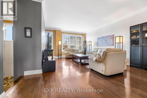 98 Rolling Hills Lane, Caledon (Bolton West), ON - Indoor Photo Showing Living Room