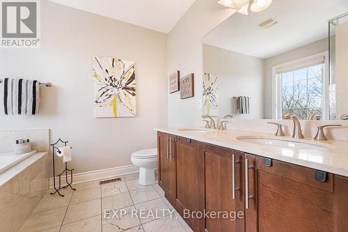 98 Rolling Hills Lane, Caledon, ON - Indoor Photo Showing Bathroom