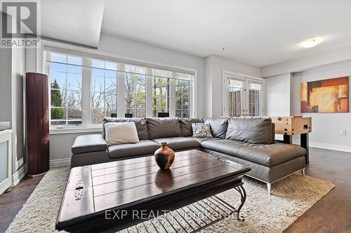 98 Rolling Hills Lane, Caledon, ON - Indoor Photo Showing Living Room