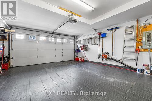 98 Rolling Hills Lane, Caledon (Bolton West), ON - Indoor Photo Showing Garage