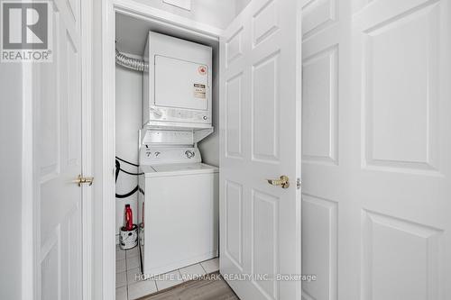 1009 - 28 Olive Avenue, Toronto (Willowdale East), ON - Indoor Photo Showing Laundry Room