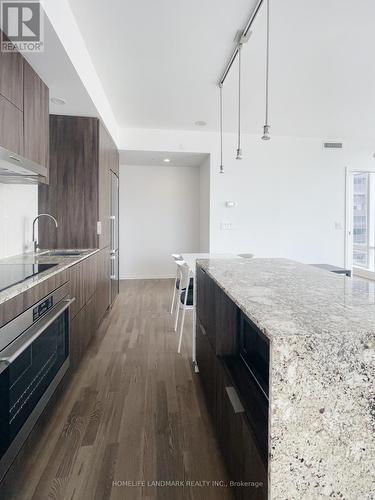 1001 - 1 Bloor Street E, Toronto, ON - Indoor Photo Showing Kitchen