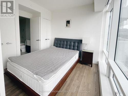 1001 - 1 Bloor Street E, Toronto, ON - Indoor Photo Showing Bedroom