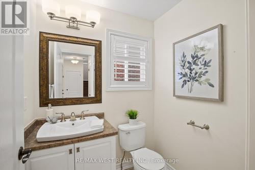 47 Burt Avenue, New Tecumseth, ON - Indoor Photo Showing Bathroom