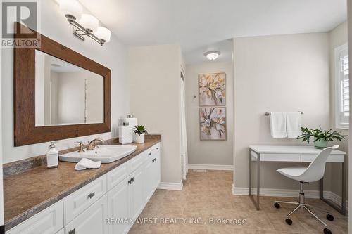 47 Burt Avenue, New Tecumseth (Alliston), ON - Indoor Photo Showing Bathroom