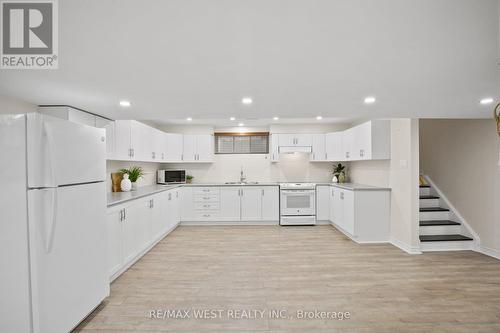 47 Burt Avenue, New Tecumseth (Alliston), ON - Indoor Photo Showing Kitchen