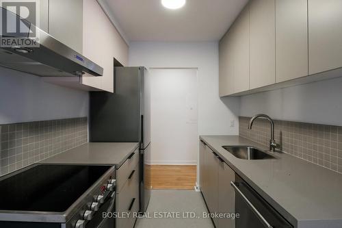 555 Birchmount Road, Toronto (Clairlea-Birchmount), ON - Indoor Photo Showing Kitchen