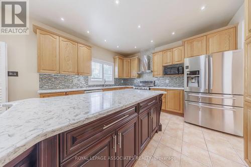 36 Goodhart Crescent, Ajax (Northwest Ajax), ON - Indoor Photo Showing Kitchen With Upgraded Kitchen