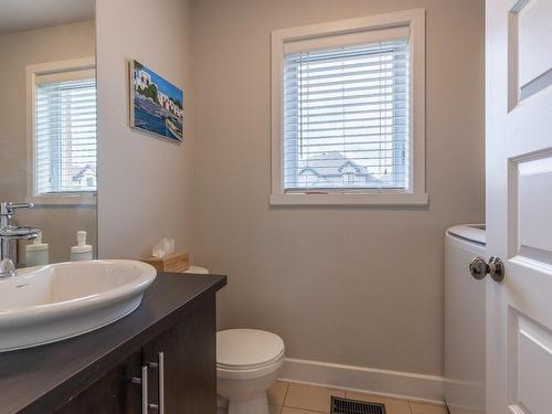 Powder room - 209 Rue Beethoven, Vaudreuil-Dorion, QC - Indoor Photo Showing Bathroom