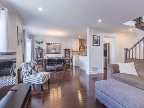 Living room - 209 Rue Beethoven, Vaudreuil-Dorion, QC - Indoor Photo Showing Living Room