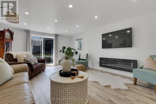 978 Newtonville Road, Clarington (Newcastle), ON - Indoor Photo Showing Living Room With Fireplace